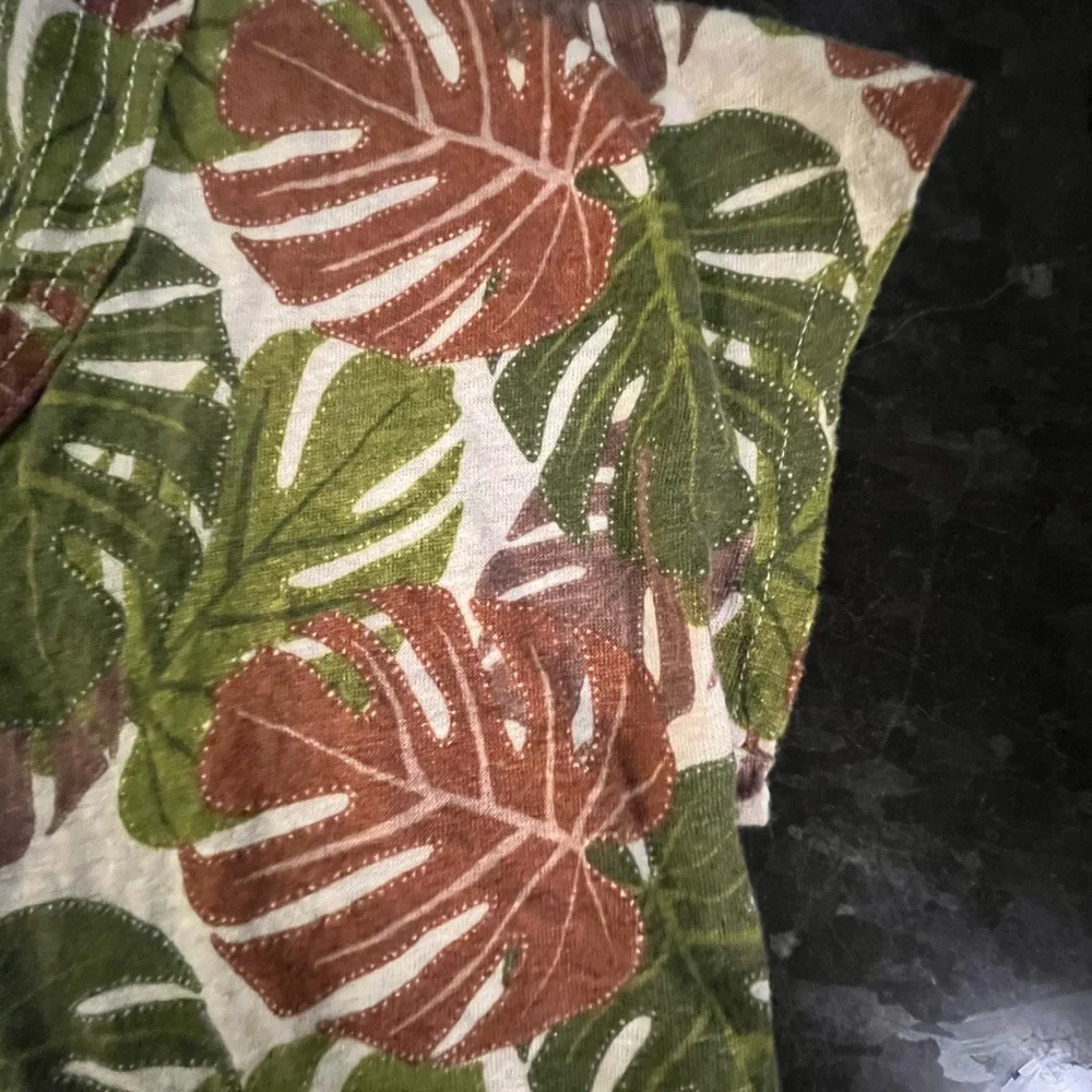 Tahari 100% Linen Tropical Monstera Button-Front Top – Women’s Medium - Picture 3 of 7